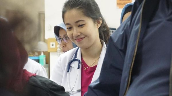 Foto: Tak Kenal Libur, Tahun Baru Mereka Tetap Jaga