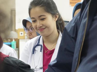 Foto: Tak Kenal Libur, Tahun Baru Mereka Tetap Jaga