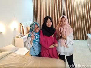 Jokowi Persilakan Trio Gadis Madiun Menginap di Gedung Agung