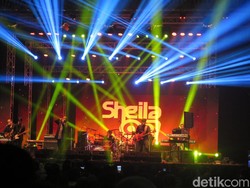 Lirik dan Chord Sebuah Kisah Klasik oleh Sheila on 7