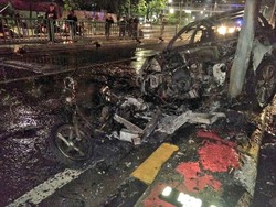 Sedan dan Motor Terbakar dalam Kecelakaan di Tanah Abang
