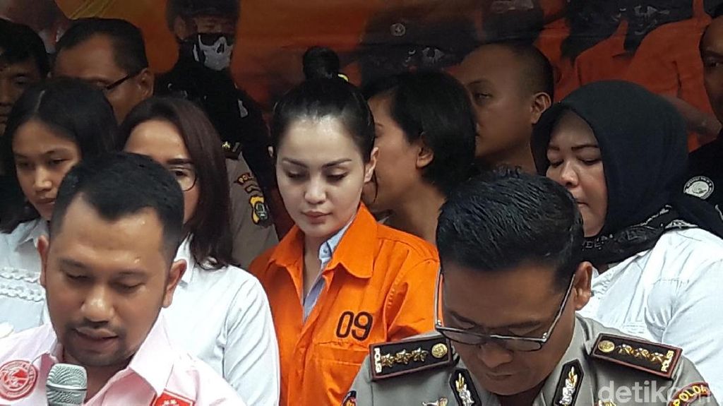 Ditangkap karena Narkoba, Kecantikan Jennifer Dunn Bikin Gagal Fokus Ditangkap karena Narkoba, Kecantikan Jennifer Dunn Bikin Gagal Fokus