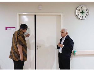 Jempol SBY dan Senyum Ibu Ani yang Punya Cucu Keempat