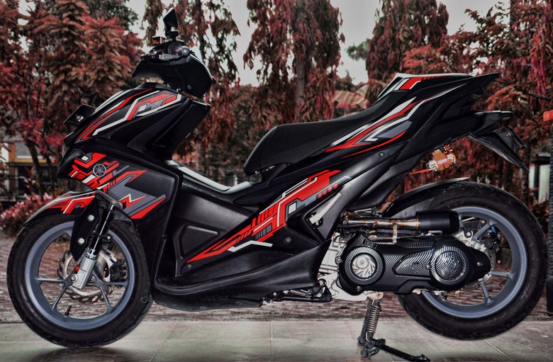 Yamaha Aerox 155 Berdarah Street Racing, Keren Tidak? Yamaha Aerox 155 Berdarah Street Racing, Keren Tidak?