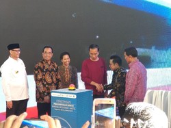 Jokowi: Tiga Tahun Kerja Keras, Akhirnya Kereta Bandara Kita Resmikan