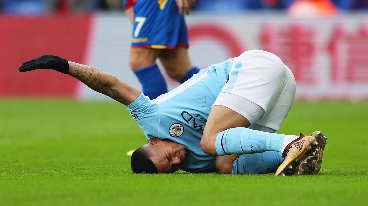 Gabriel Jesus mengalami cedera lutut kiri (Catherine Ivill/Getty Images)