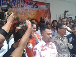 Tertawa, Ini Penampakan Jennifer Dunn Usai Ditangkap karena Narkoba