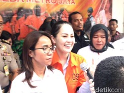 Sambil Tersenyum, Jennifer Dunn: Aku Nyesel!