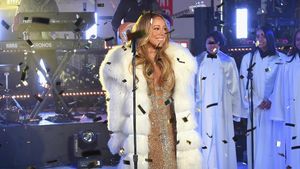 Foto: Mariah Carey Seksi Bergaun Transparan di Pesta Tahun Baru 2018