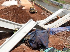Girder Roboh, Pengelola Tol Desari Tak akan Tuntut Sopir Ekskavator Girder Roboh, Pengelola Tol Desari Tak akan Tuntut Sopir Ekskavator