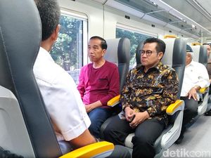 Ditemani Cak Imin di Kereta Bandara, Jokowi: Lama Tak Ketemu Ditemani Cak Imin di Kereta Bandara, Jokowi: Lama Tak Ketemu