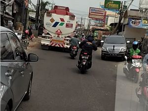 Pemotor Ini Rela Kawal Ambulans Agar Jalanan Lancar