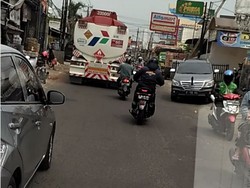 Pemotor Ini Rela Kawal Ambulans Agar Jalanan Lancar