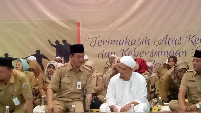 Target Pajak Terlampaui, Anies Syukuran dengan Ustaz Arifin Ilham