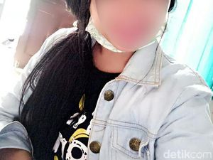 Ini Pengakuan Pemandu Lagu yang Fotonya Viral Mirip Hantu Ini Pengakuan Pemandu Lagu yang Fotonya Viral Mirip Hantu