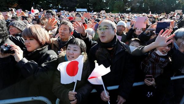 Foto: Antusiasme Warga Jepang Temui Sang Kaisar di Tahun Baru