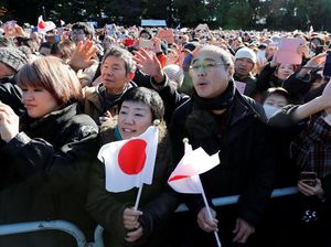 Foto: Antusiasme Warga Jepang Temui Sang Kaisar di Tahun Baru