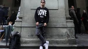 Foto: Liburannya Si Tampan Joe Taslim