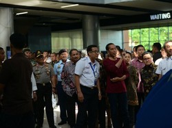 Beli Kereta Bandara Tidak Bisa Cash, Ini Kata Jokowi