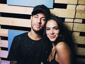 Pamer Foto Mesra, Neymar Balikan dengan Bruna Marquezine
