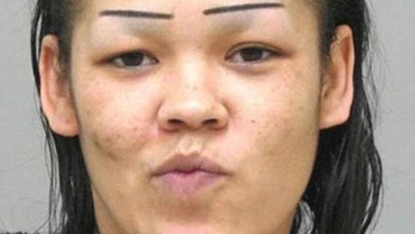 Lucunya Foto-foto Wanita dengan Bentuk Alis Gagal