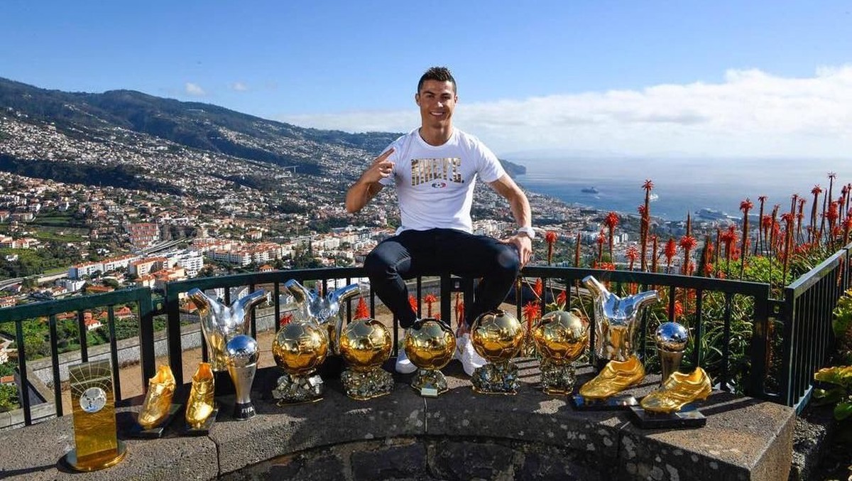 Nama Cristiano Ronaldo akan abadi dikenang sebagai legenda sepakbola, seperti Johan Cruyff (Instagram @cristiano)