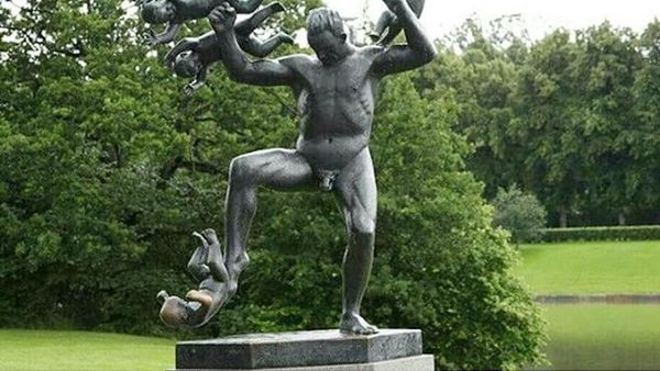 Foto: Takut Jangan Lihat, 6 Patung Menyeramkan di Dunia