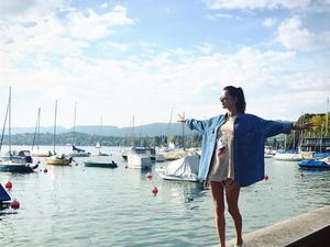 Foto: Liburan Seksi Mantan Super Model Alessandra Ambrosio