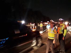 Kakorlantas: Kendaraan ke Jakarta Tersendat di Tol Cikampek-Dawuan