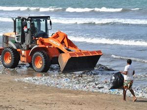 Belajar dari Fenomena Sampah di Bali: Jangan Buang Sampah ke Laut!