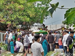 Duka Keluarga 3 Remaja yang Tewas Tersengat Listrik di Marunda