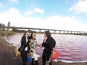 Foto: Gaya Anak-anak Sarita, Wanita yang Suaminya Direbut Jennifer Dunn