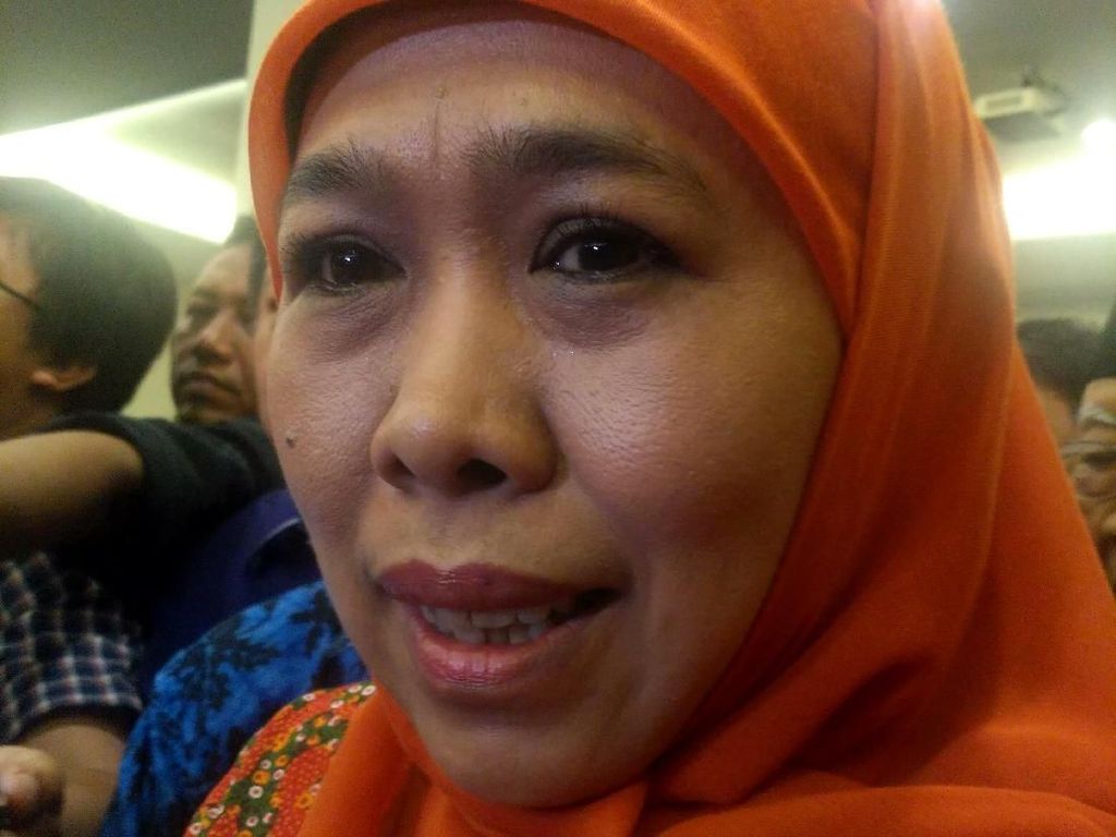 Dampingi Jokowi, Khofifah: Masih Ada Kewajiban yang Harus Dipenuhi Dampingi Jokowi, Khofifah: Masih Ada Kewajiban yang Harus Dipenuhi