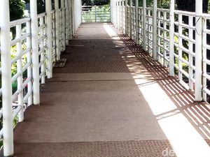 Before-After JPO di Dekat Monas, dari Penuh Sampah Jadi Kinclong