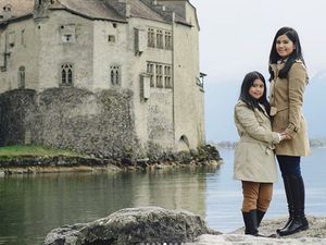 Serunya Gaya Nongkrong Ariel Noah dan Elegannya Gaya Makan Annisa Yudhoyono