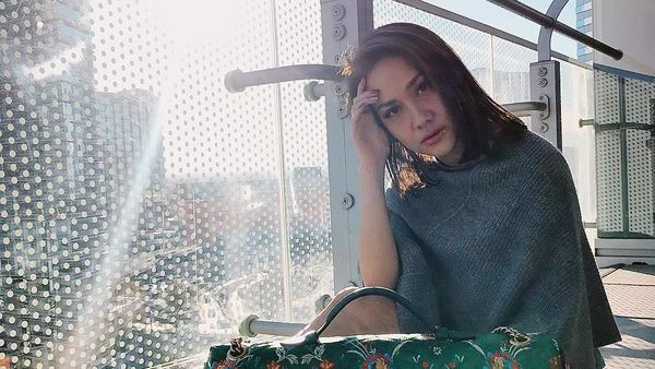 Foto: Gaya Liburan 12 Artis Cantik Indonesia, Pakai Tas Puluhan Juta Rupiah