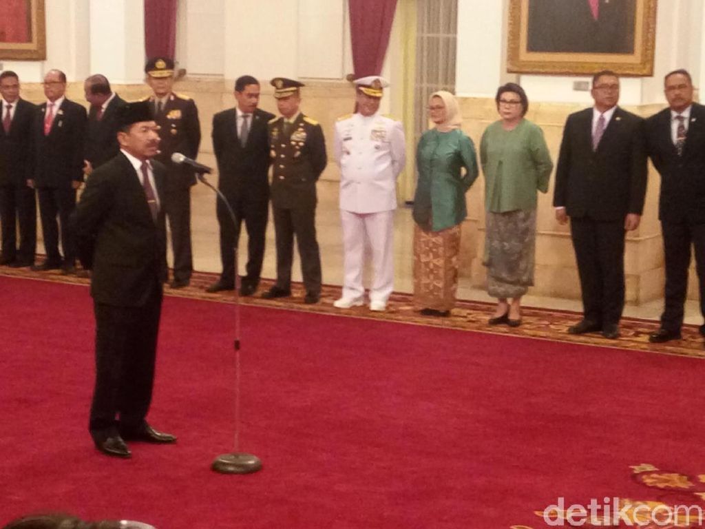 Sah! Jokowi Lantik Djoko Setiadi Jadi Kepala BSSN Sah! Jokowi Lantik Djoko Setiadi Jadi Kepala BSSN