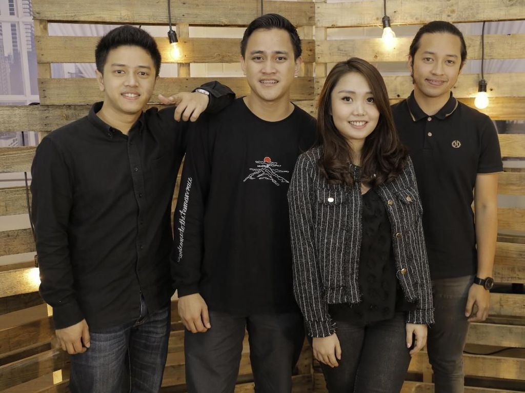 HIVI! Siap Luncurkan Album Ketiga HIVI! Siap Luncurkan Album Ketiga