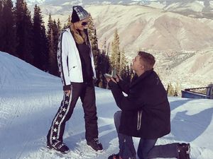 Harganya Rp 27 M, Ini Cincin Tunangan Paris Hilton yang Bikin Heboh