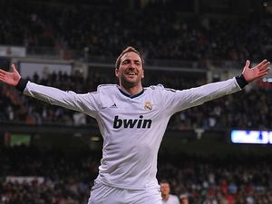 Sambil Tertawa, Higuain Cerita soal Disebut Kemahalan oleh Arsenal