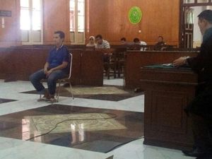 Hina Kepala Negara dan Kapolri, Ringgo Dibui 18 Bulan Hina Kepala Negara dan Kapolri, Ringgo Dibui 18 Bulan