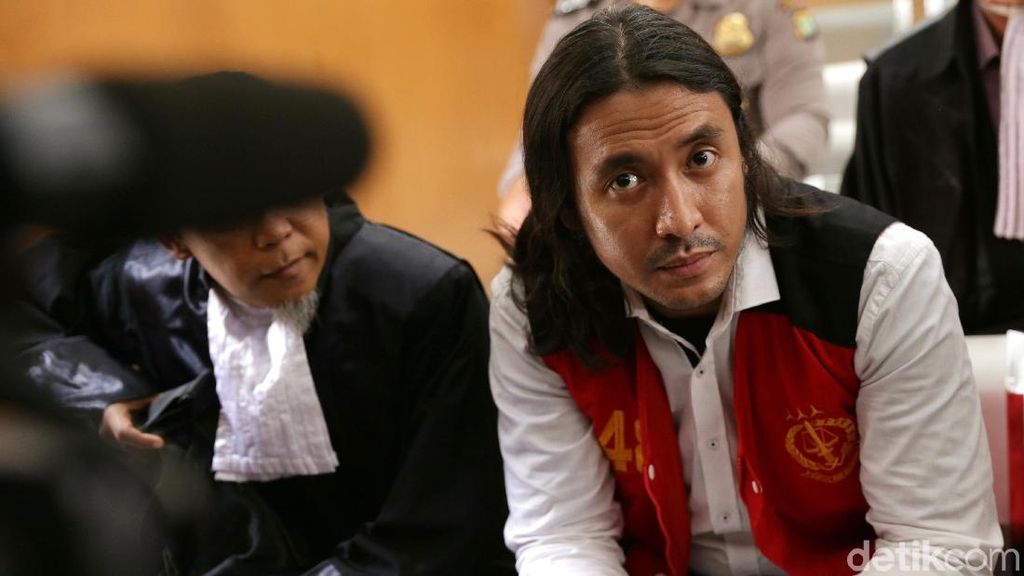 Marcello Tahitoe Dituntut 1 Tahun Penjara Marcello Tahitoe Dituntut 1 Tahun Penjara