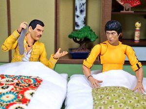 Ini Jadinya Jika Bruce Lee dan Freddie Mercury Tinggal Bersama