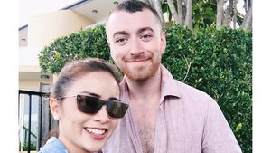 Bikin Iri! Momo Geisha Berpose Bareng Sam Smith