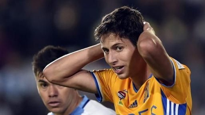 Lagi, Ada Pesepakbola yang Cedera karena Kembang Api