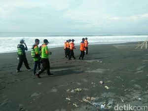 Seorang Siswa Hilang Terseret Ombak di Pantai Kebumen