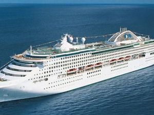 Ups! Pasangan Traveler Ini Pergoki Kru Kapal Pesiar Sedang Bercinta