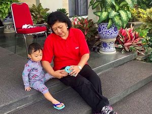 Asyiknya! Saat Ani Yudhoyono Main Bareng Cucu-cucunya