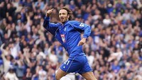 Christophe Dugarry adalah pencetak gol pertama Prancis di Piala Dunia 1998. Setelah tak laga menjadi pemain sepakbola, pria 45 tahun itu bekerja sebagai pundit, termasuk untuk Piala Dunia 2018. (Foto: Shaun Botterill/Getty Images)