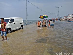 Cegah Banjir, Sudin SDA Jakut Siapkan 8 Ribu Karung Pasir